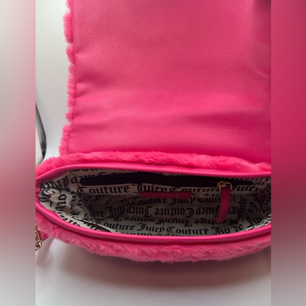 NWT Juicy Couture Women’s Faux Fur Pink Flash Lets Get Cozy Crossbody Bag OS - Picture 8 of 15